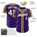 Maillot de baseball personnalisé violet, couleurs dorées, 3 formes blanches et anciennes, authentique Maillot de baseball personnalisé violet, couleurs dorées, 3 formes blanches et anciennes, authentique